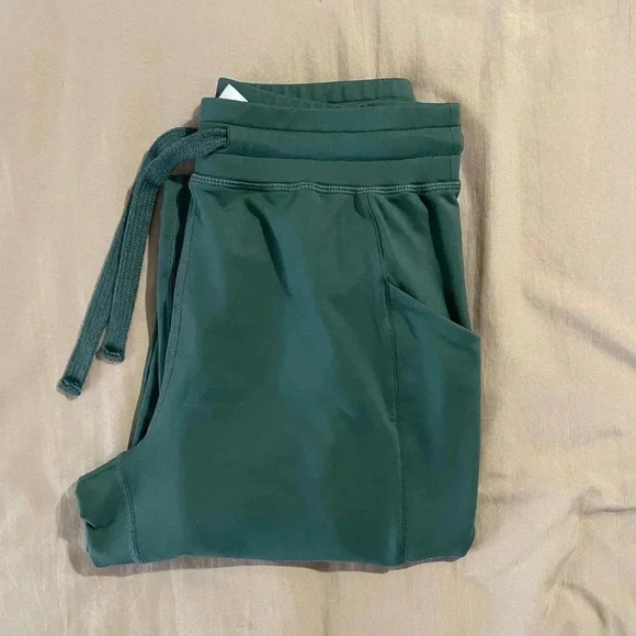 Fabletics Pants - Fabletics women’s jogger pants